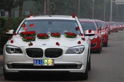 誰(shuí)說(shuō)車一到手就要賠錢(qián)？這些二手車在婚慶服務(wù)中也能賺錢(qián)