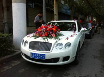 婚慶公司車隊報價與禮儀服務(wù)解析 租婚車一般多少錢？